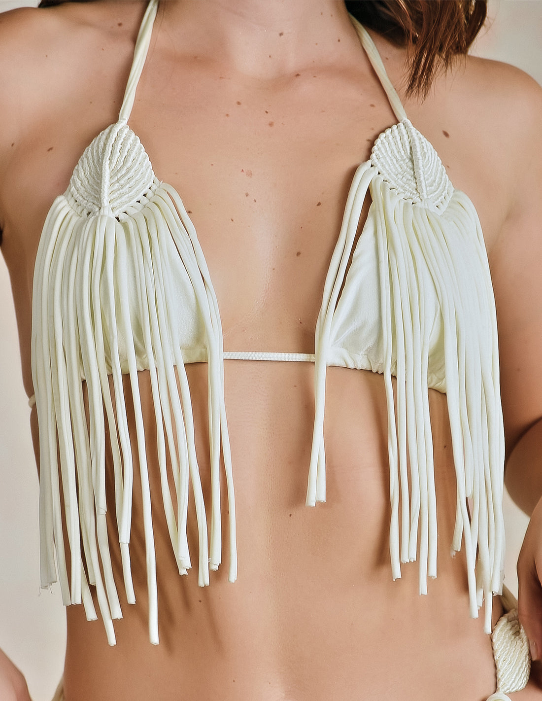 Top Move Marfil. Bikini Top Con Macramé Color Marfil