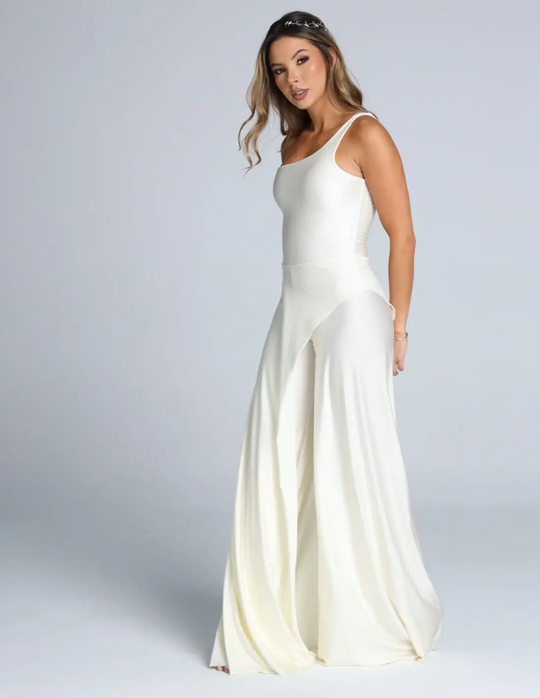 Jumpsuit Altair Marfil. Jumpsuit Color Marfil. Entreaguas