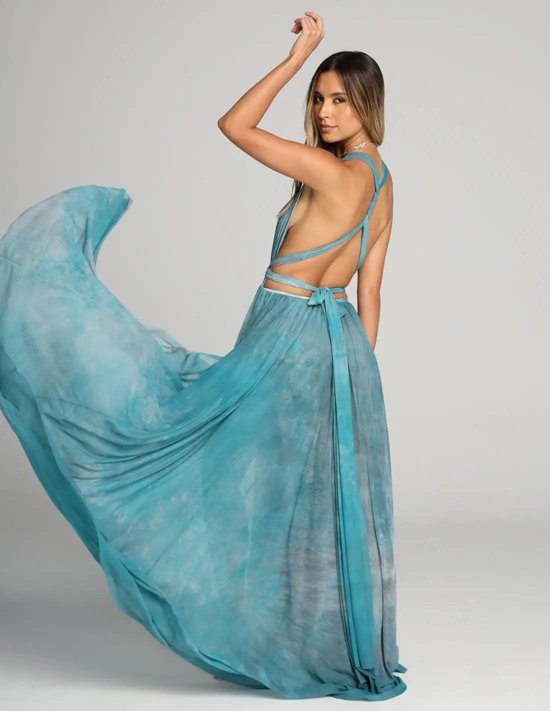 Vestido Hydra Spotted Blue + Black. Vestido Color Spotted Blue + Black. Entreaguas