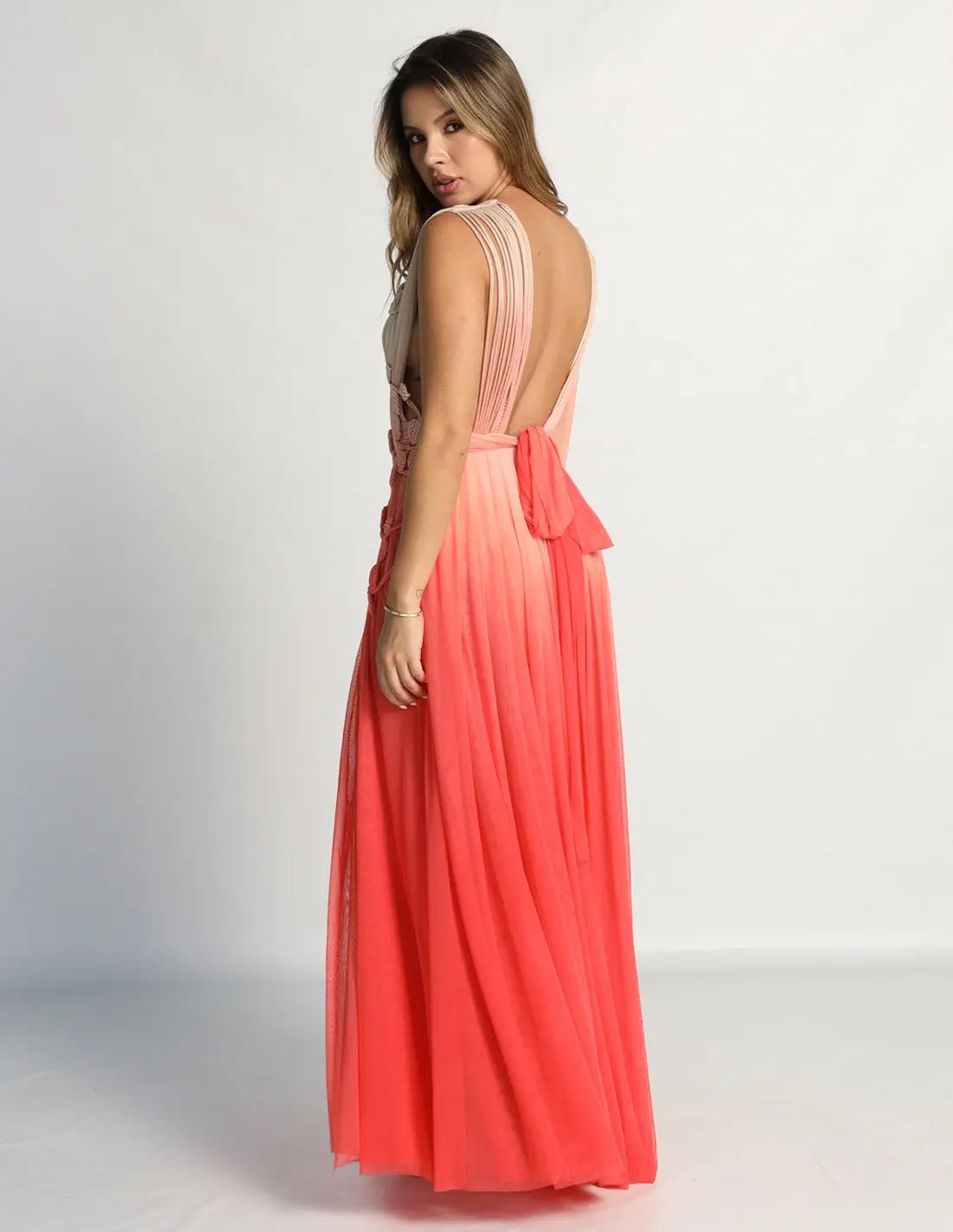 Vestido Copernico Faded Tomatoe. Vestido Con Macramé Y Teñido A Mano Color Faded Tomatoe. Entreaguas