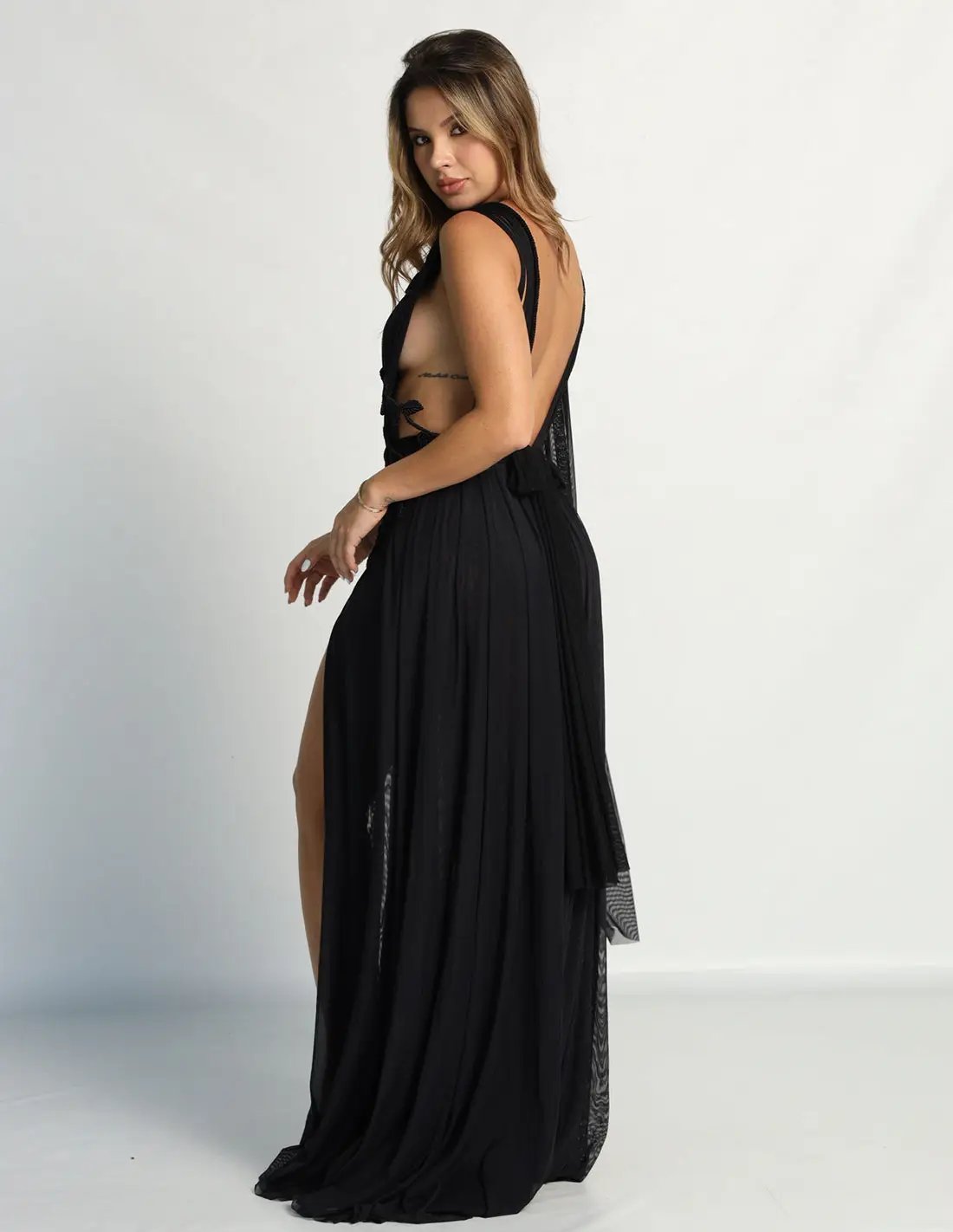 Vestido Corpenico Negro. Vestido Con Macramé Color Negro. Entreaguas