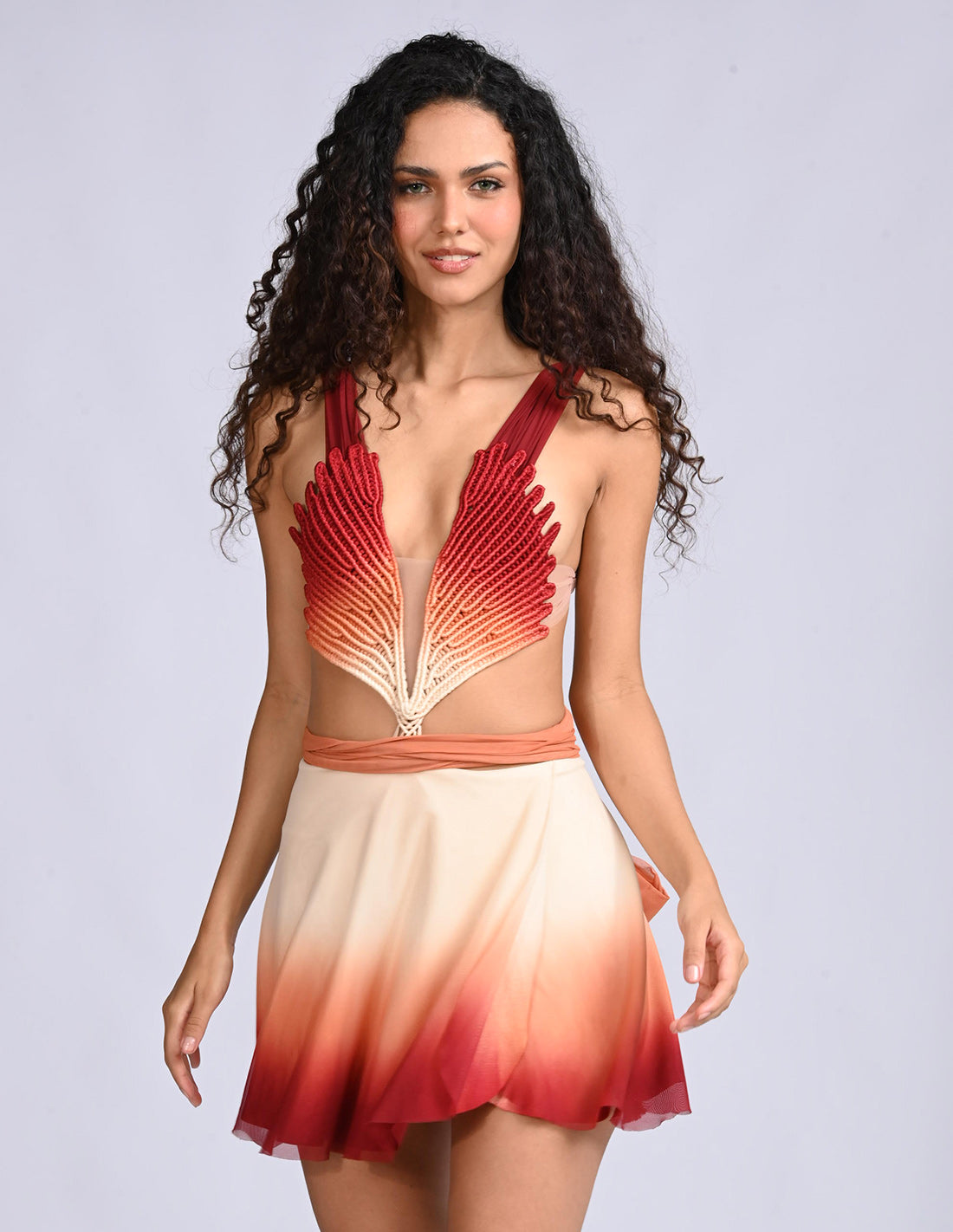 Vestido Feather Mini Ivory + Ochre + Burgundy. Vestido Con Macramé Y Teñido A Mano Color Ivory + Ochre + Burgundy