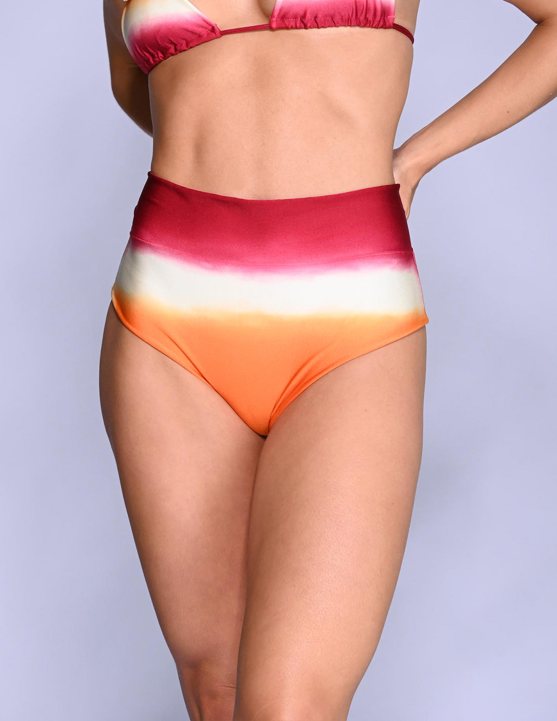 Panty Aru Red Orange + Ivory + Vivid Viola. Panty De Bikini Teñido A Mano Color Red Orange + Ivory + Vivid Viola