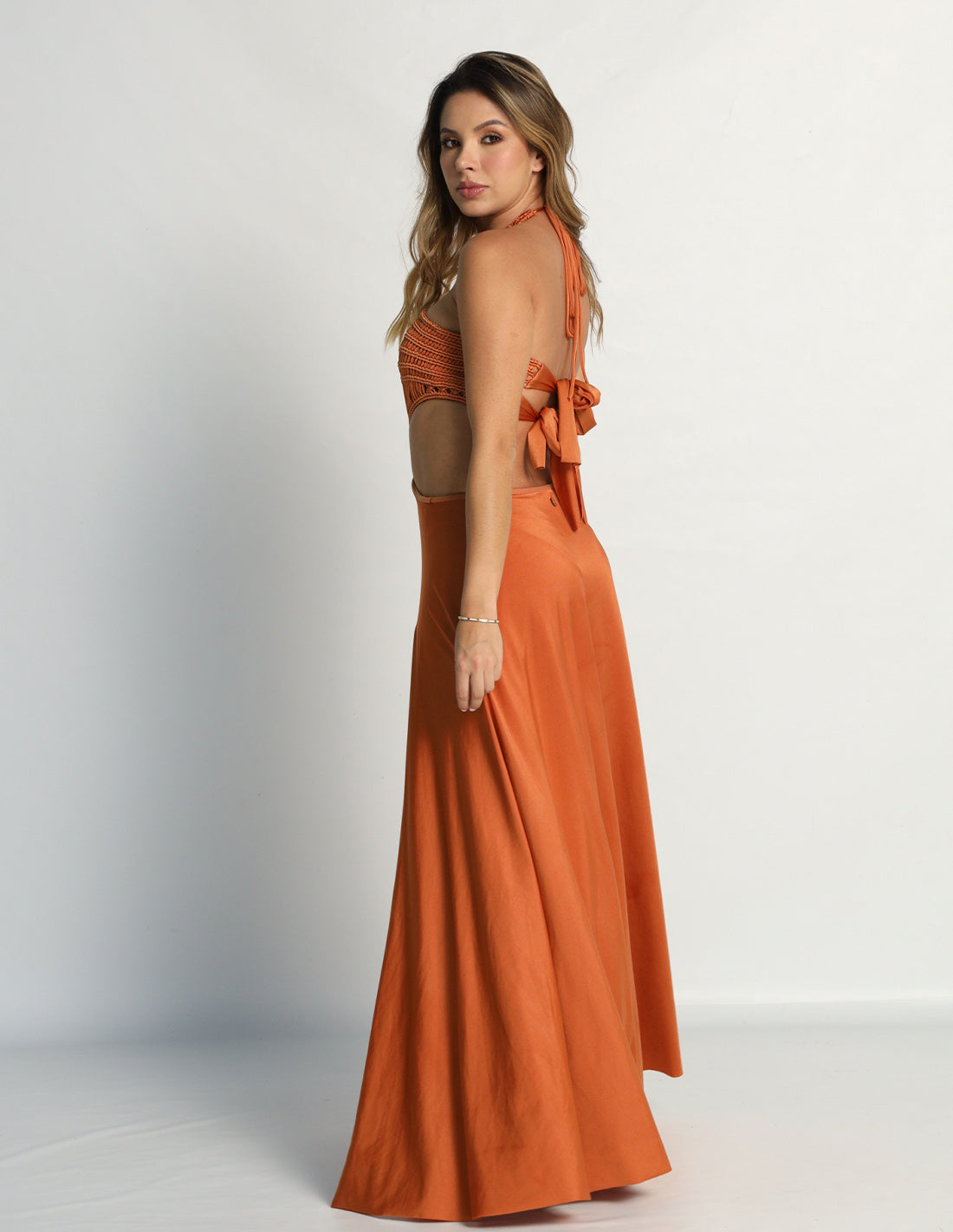 Outfit: Entero Corset & Falda Ventus Ochre