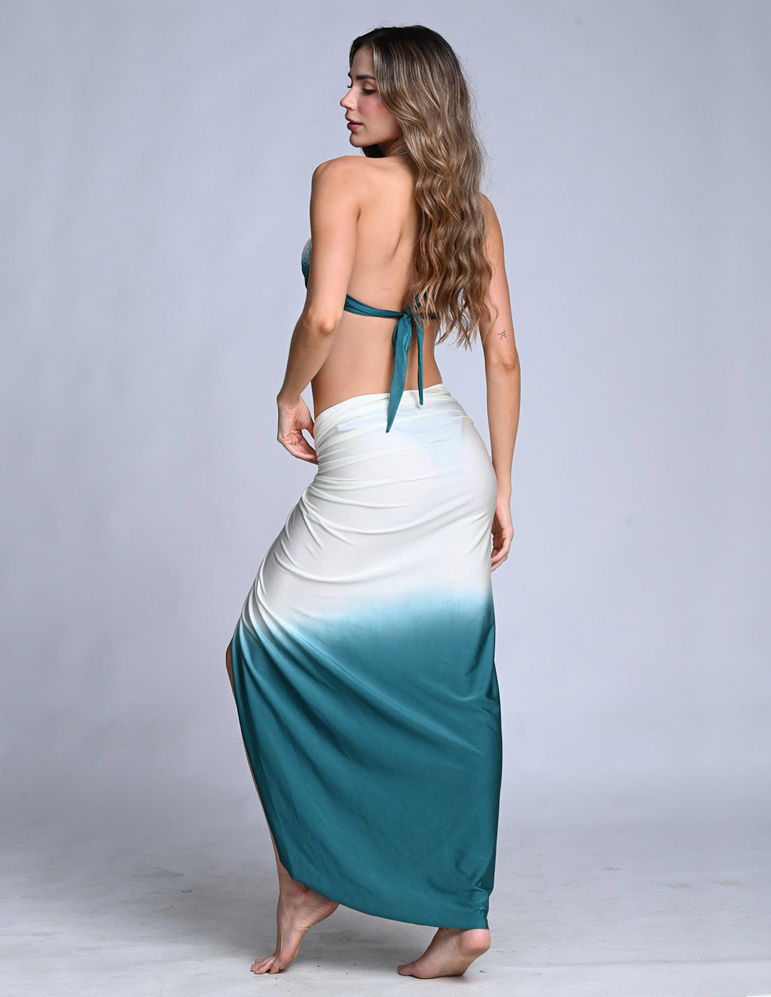 Outfit: Top Bliss, Panty Eros & Falda Bay Ivory + Boreal Green