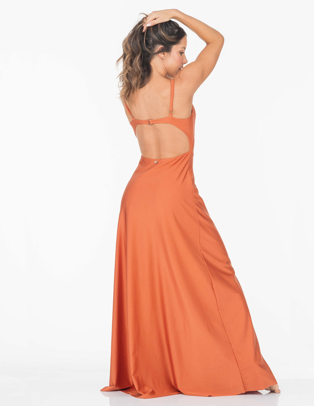 Vestido Marbella Flowers Brown. Vestido Teñido A Mano Color Flowers Brown. Entreaguas