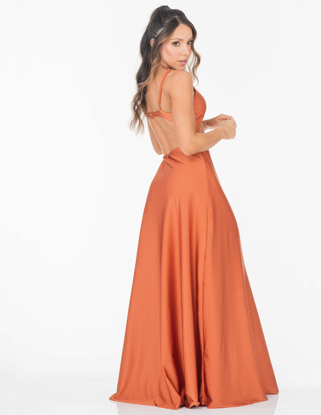 Vestido Marbella Flowers Brown. Vestido Teñido A Mano Color Flowers Brown. Entreaguas