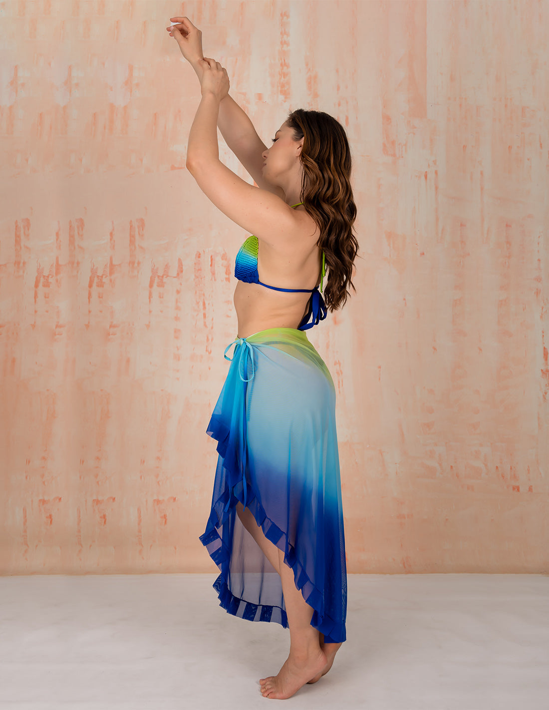 Pareo Calm 300K. Pareo De Playa Teñido A Mano Color 300K. Entreaguas