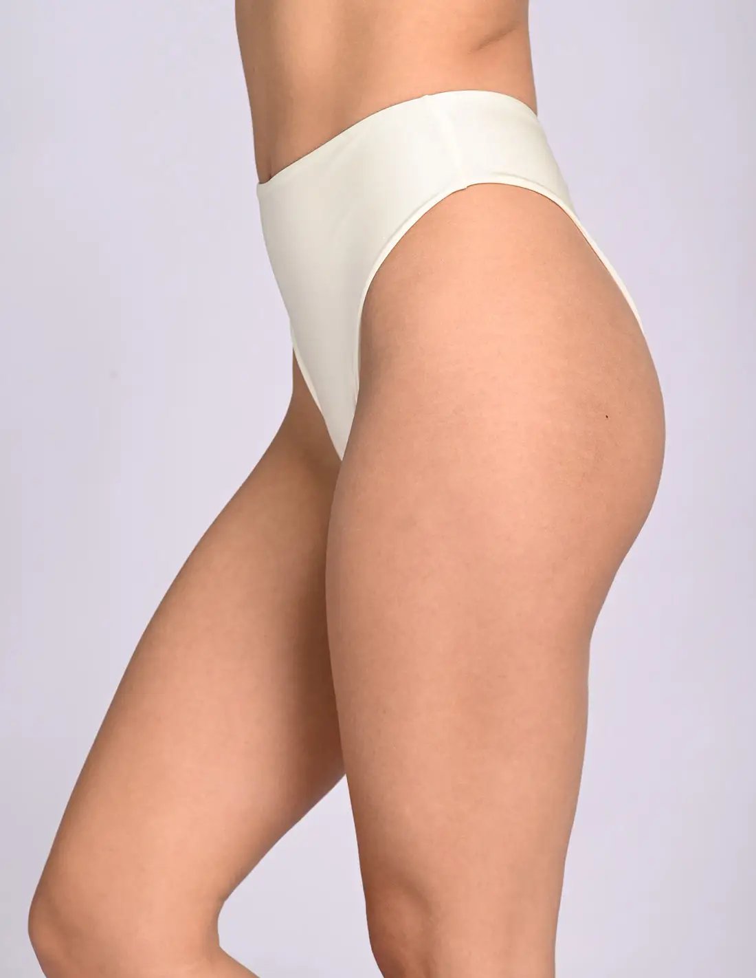 Panty Rise Marfil. Panty De Bikini Color Marfil. Entreaguas