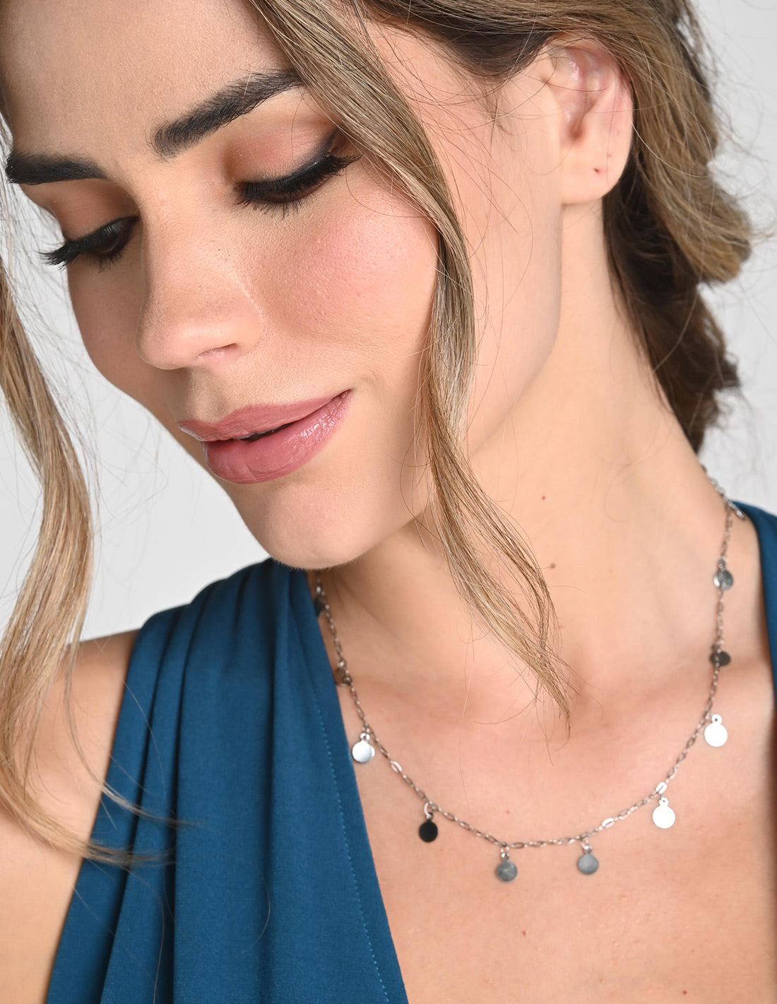 Collar Isha Silver. Collar Color Silver