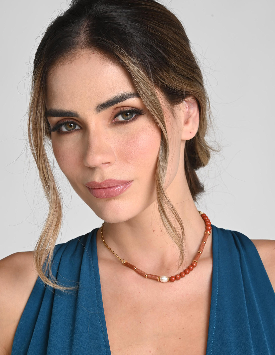 Collar Lalita Lluvia De Oro + Ochre. Collar Color Lluvia De Oro + Ochre