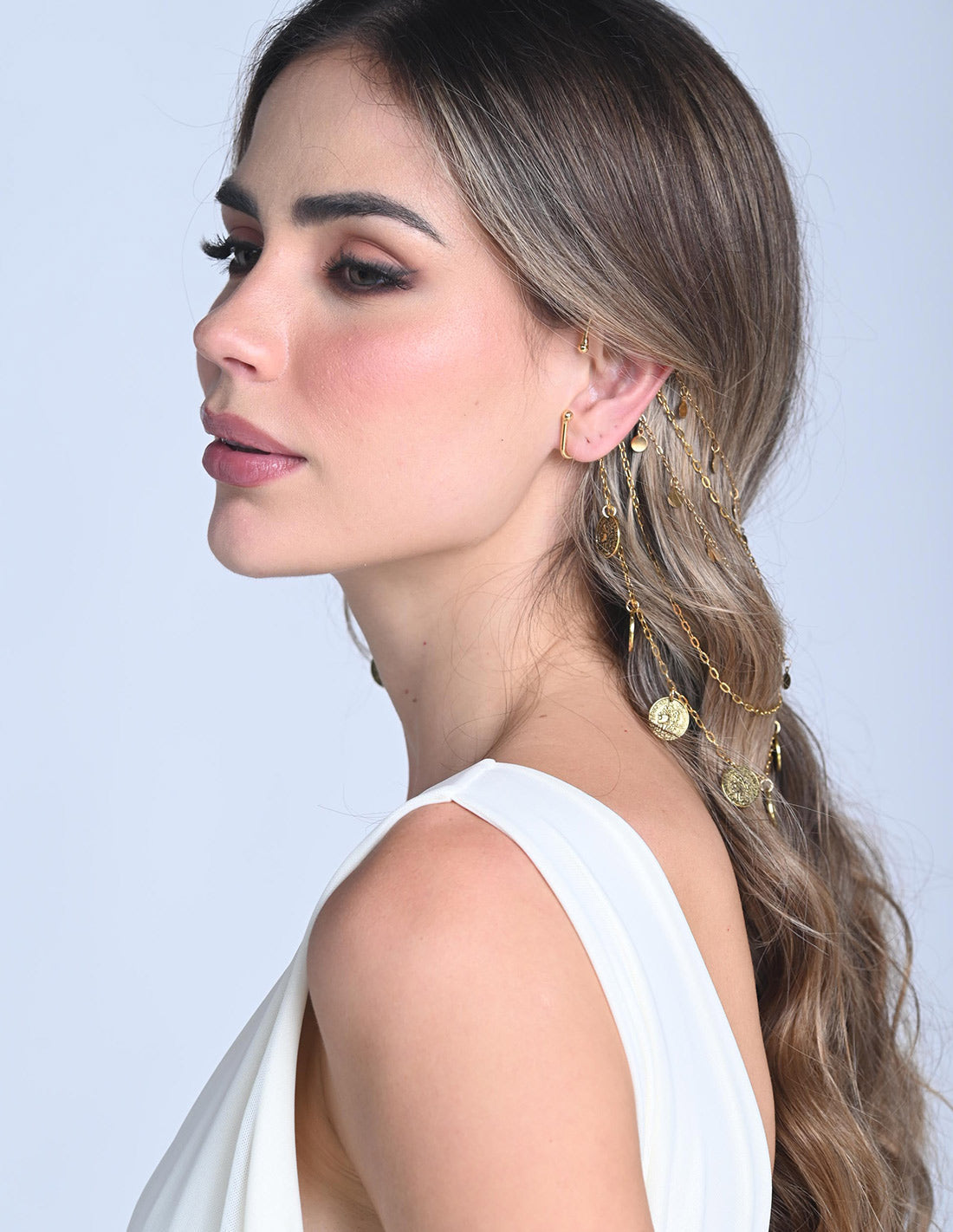 Cadenas De Oreja Devi Golden. Cadenas De Oreja Color Golden