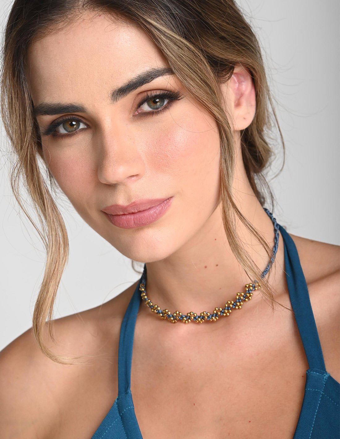 Choker Nayara Oil Blue. Choker Color Oil Blue