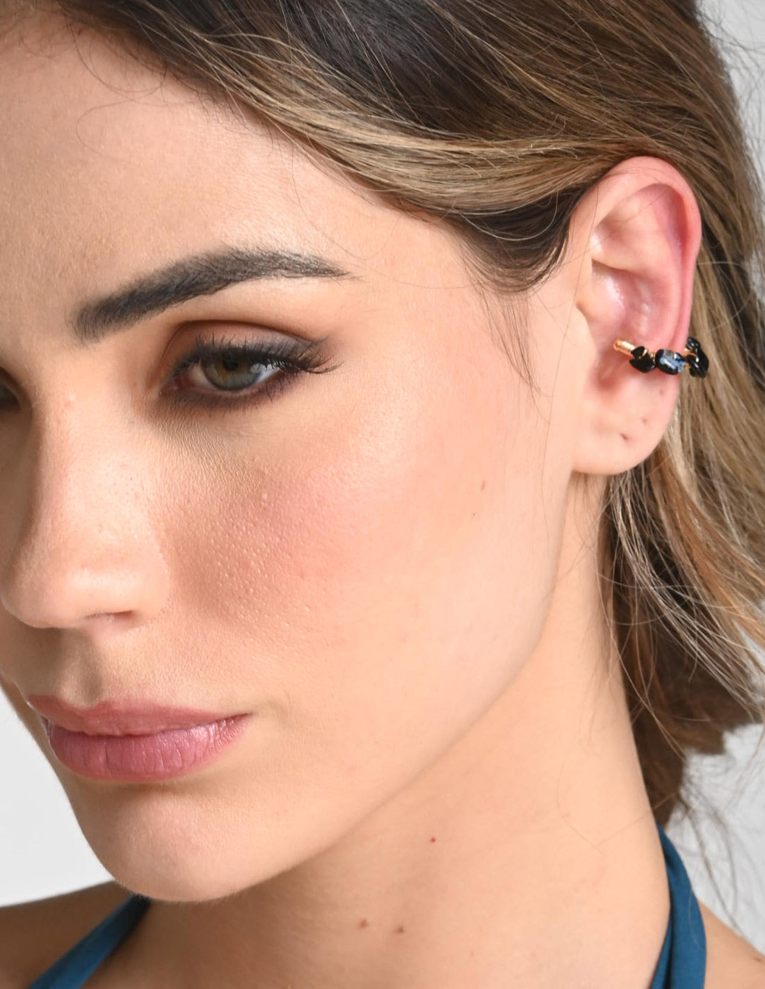 Ear Cuff Nala Sodalita + Oil Blue. Ear Cuff Color Sodalita + Oil Blue