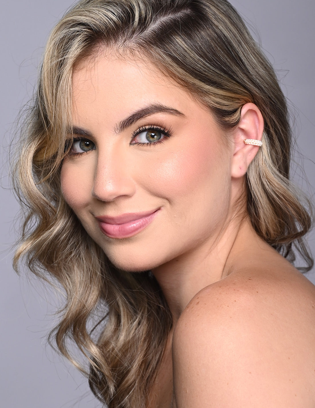 Ear Cuff Luna Creciente Marfil. Ear Cuff Color Marfil