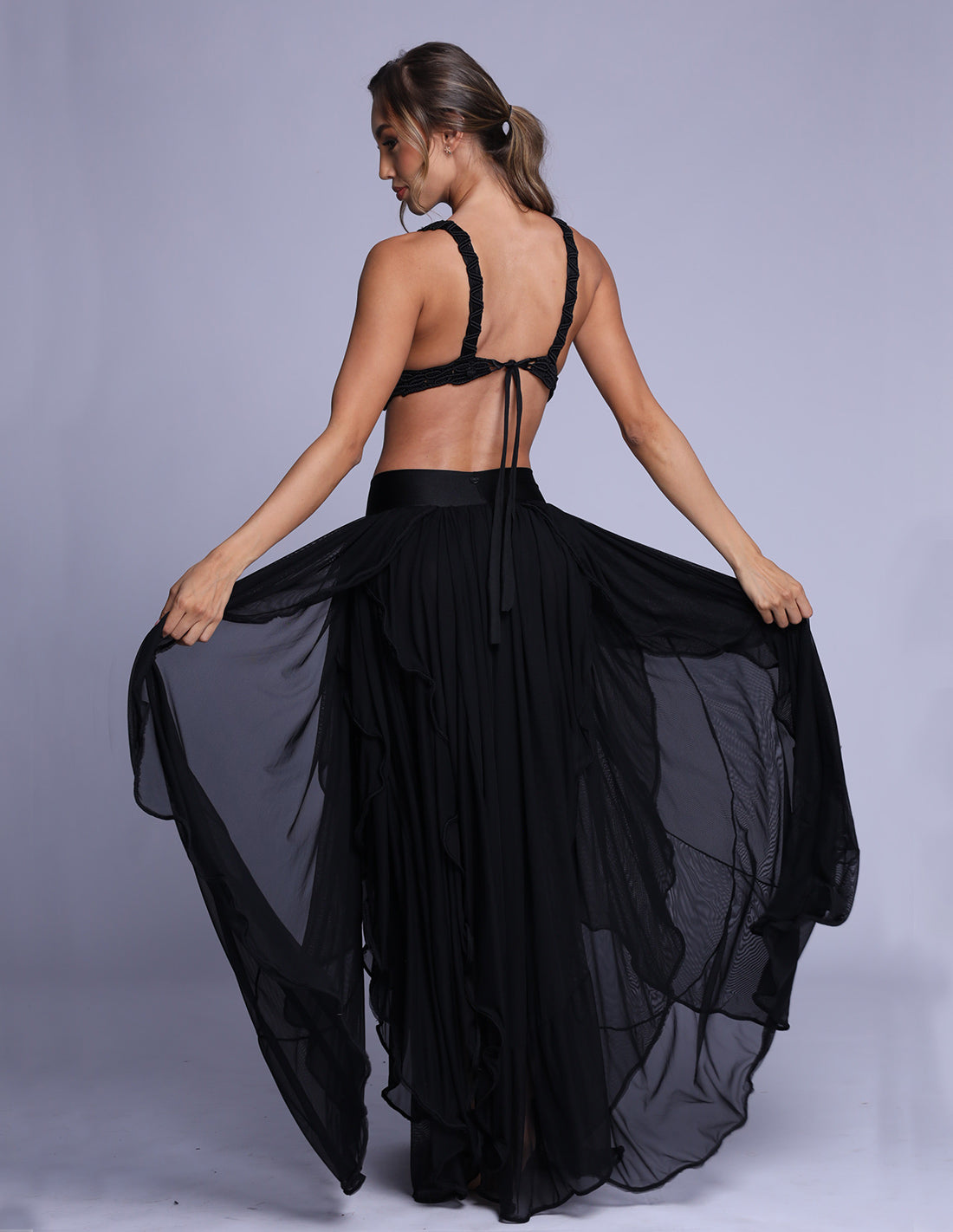 Outfit: Crystal & Petalos Negro