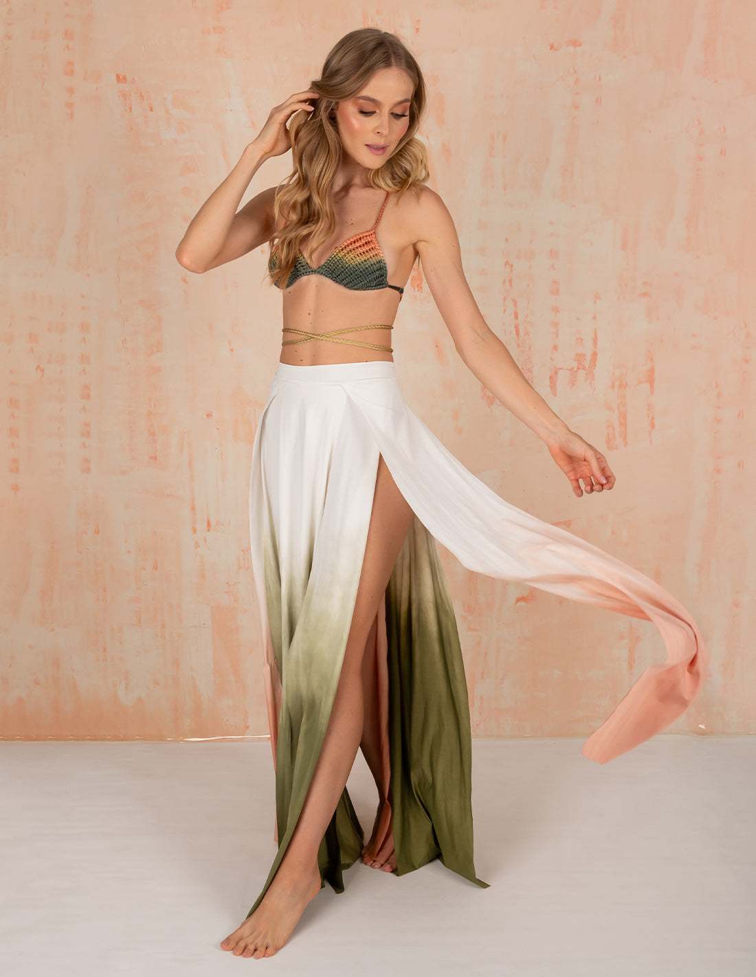 Falda Stripe Pistacho + Terracotta + Ivory. Falda Teñido A Mano Color Pistacho + Terracotta + Ivory. Entreaguas