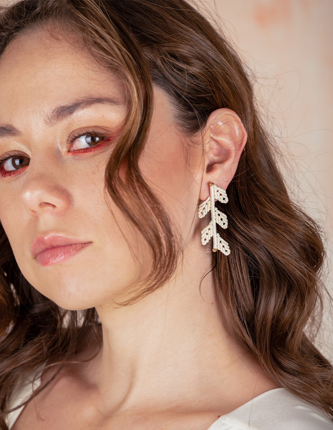 Areta Wisteria Marfil. Areta Color Marfil. Entreaguas