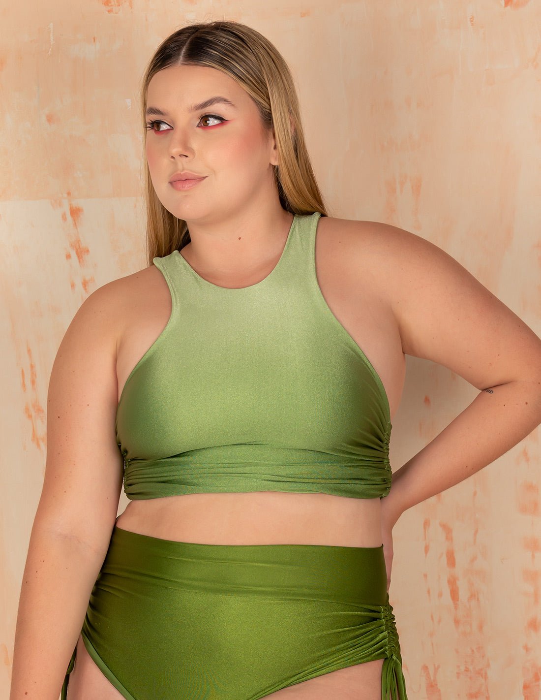 Crop Top Island Faded Green Grass - Entreaguas Wearable Art