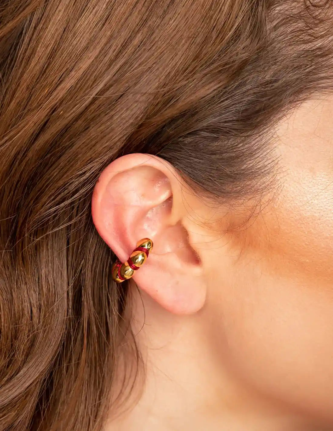 Earcuff Cloud Vino Tinto. Earcuff Color Vino Tinto. Entreaguas
