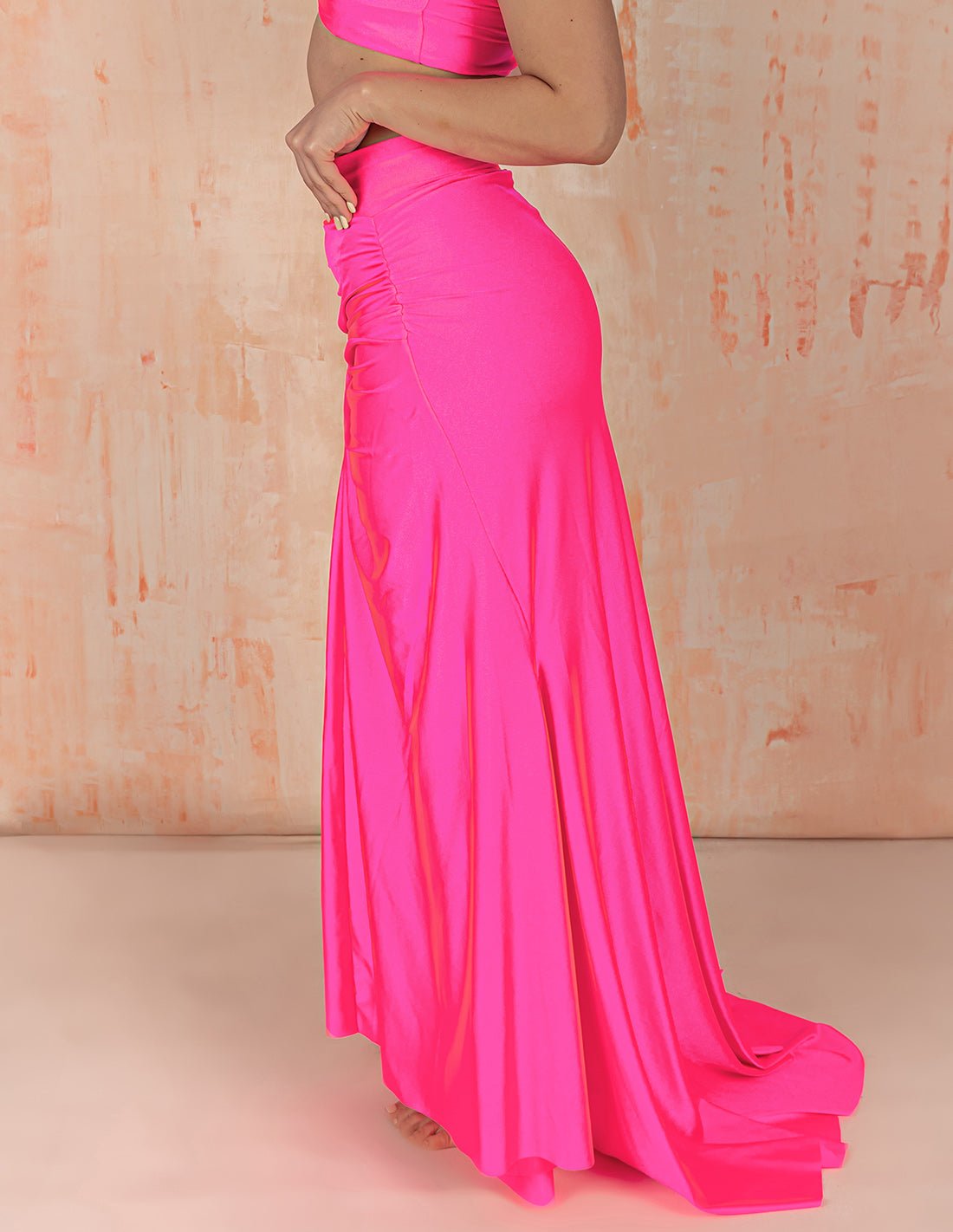 Falda Regalia Pink Neon - Entreaguas Wearable Art