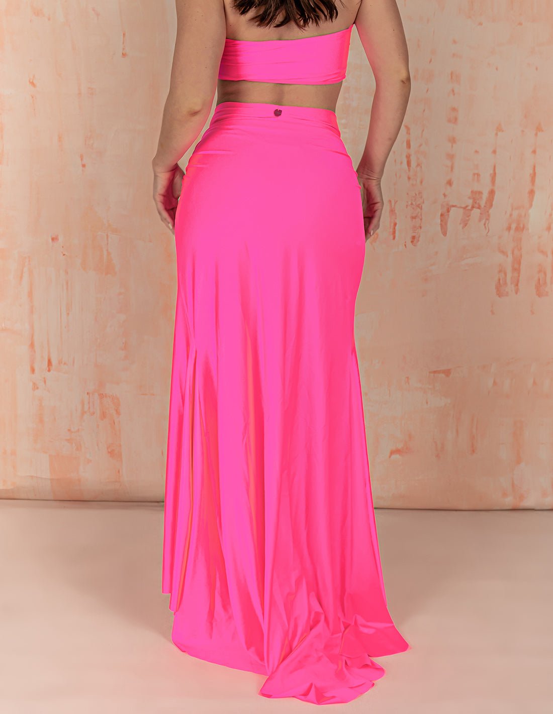 Falda Regalia Pink Neon - Entreaguas Wearable Art