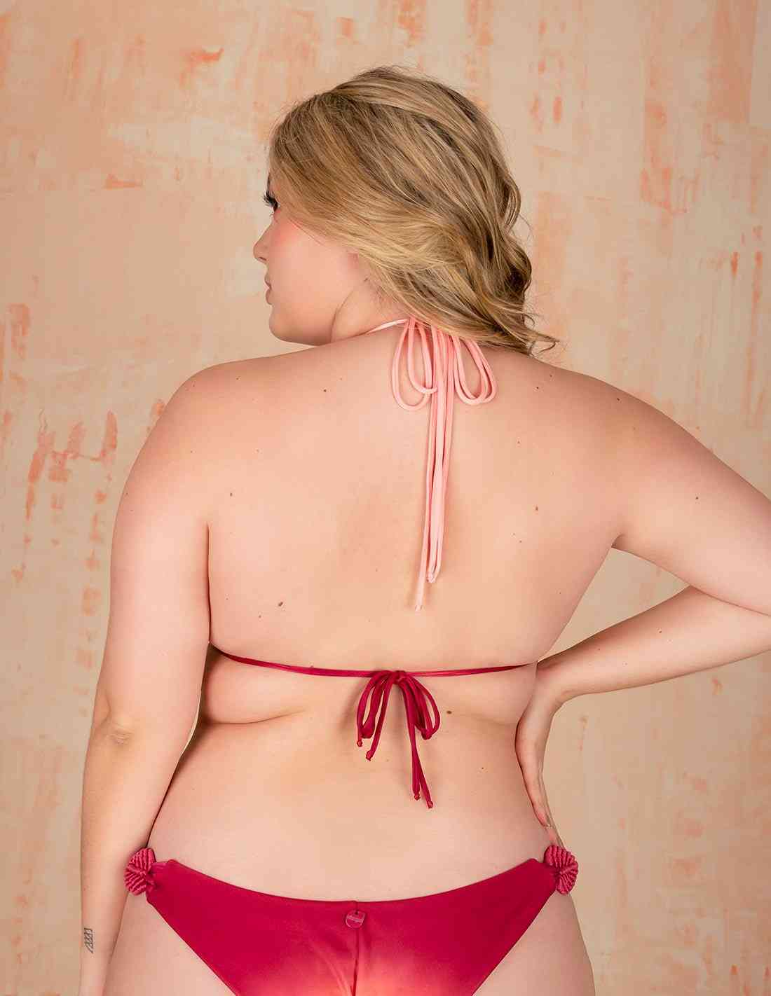 Top Move Salmon Flower + Burgundy. Bikini Top Con Macramé Y Teñido A Mano Color Salmon Flower + Burgundy. Entreaguas