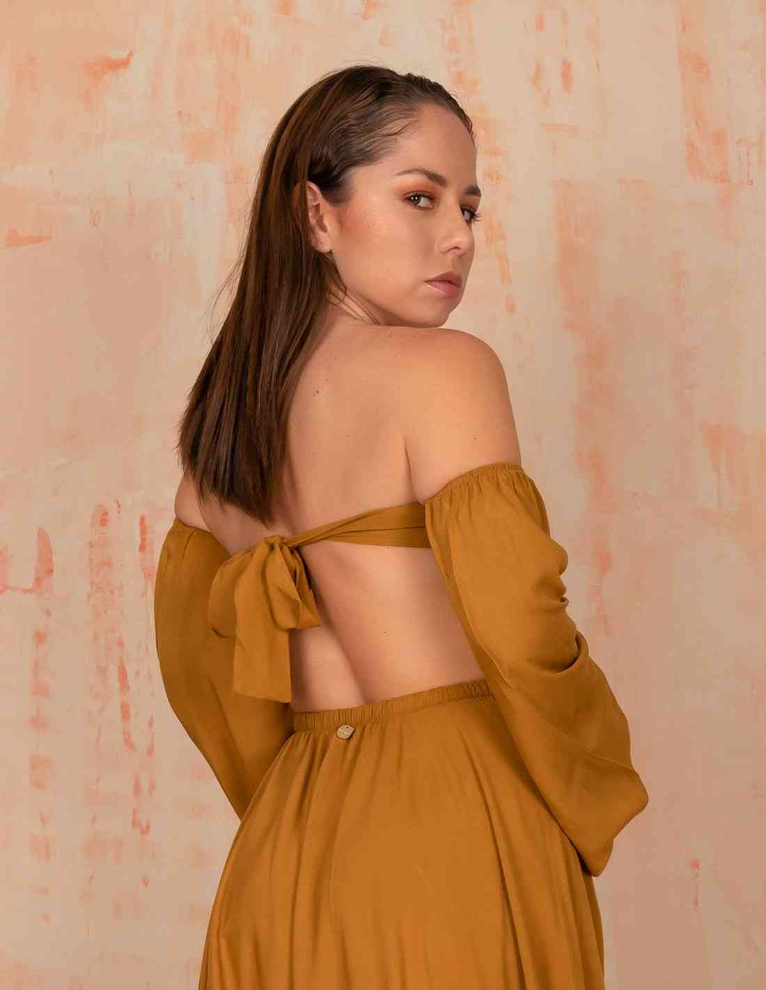 Croptop Mystical Dorado. Croptop Teñido A Mano Color Dorado. Entreaguas