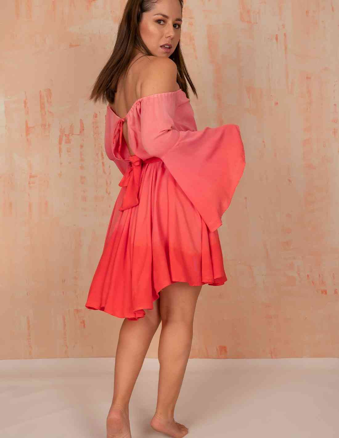 Vestido Butterfly Faded Red Flower. Vestido Teñido A Mano Color Faded Red Flower. Entreaguas