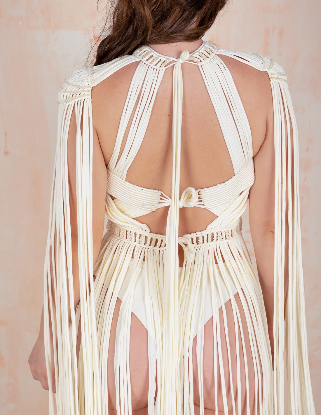 Vestido Cadere Glow Marfil. Vestido Con Macramé Color Marfil. Entreaguas