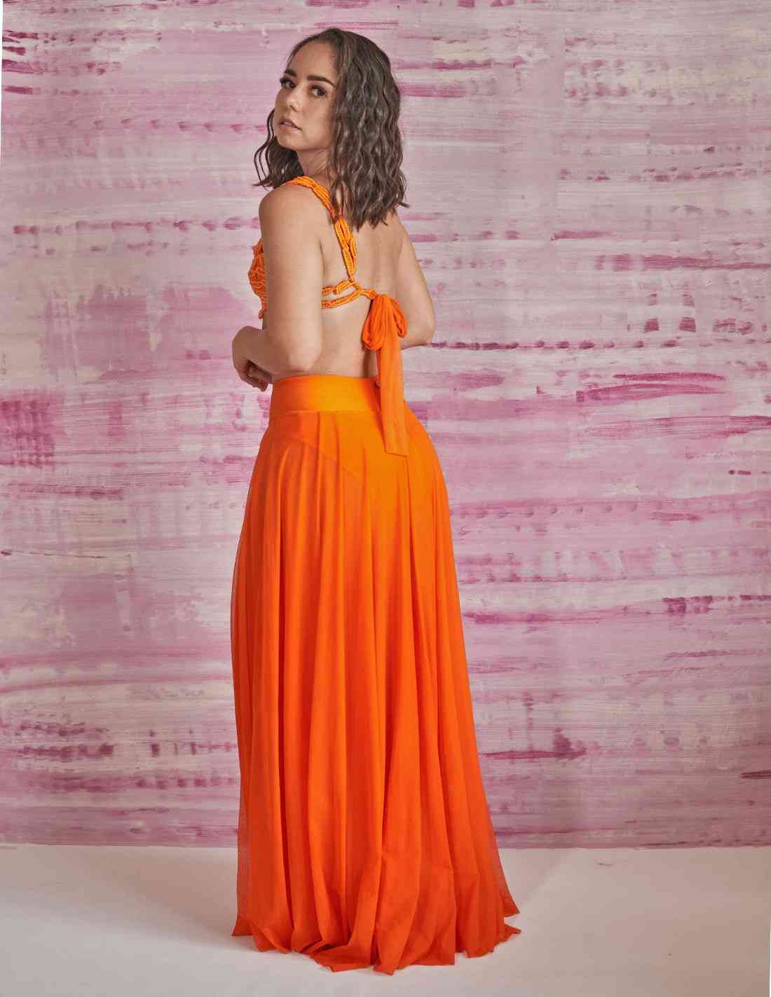 Vestido Cisne Citrus Orange. Vestido Con Macramé Color Citrus Orange. Entreaguas