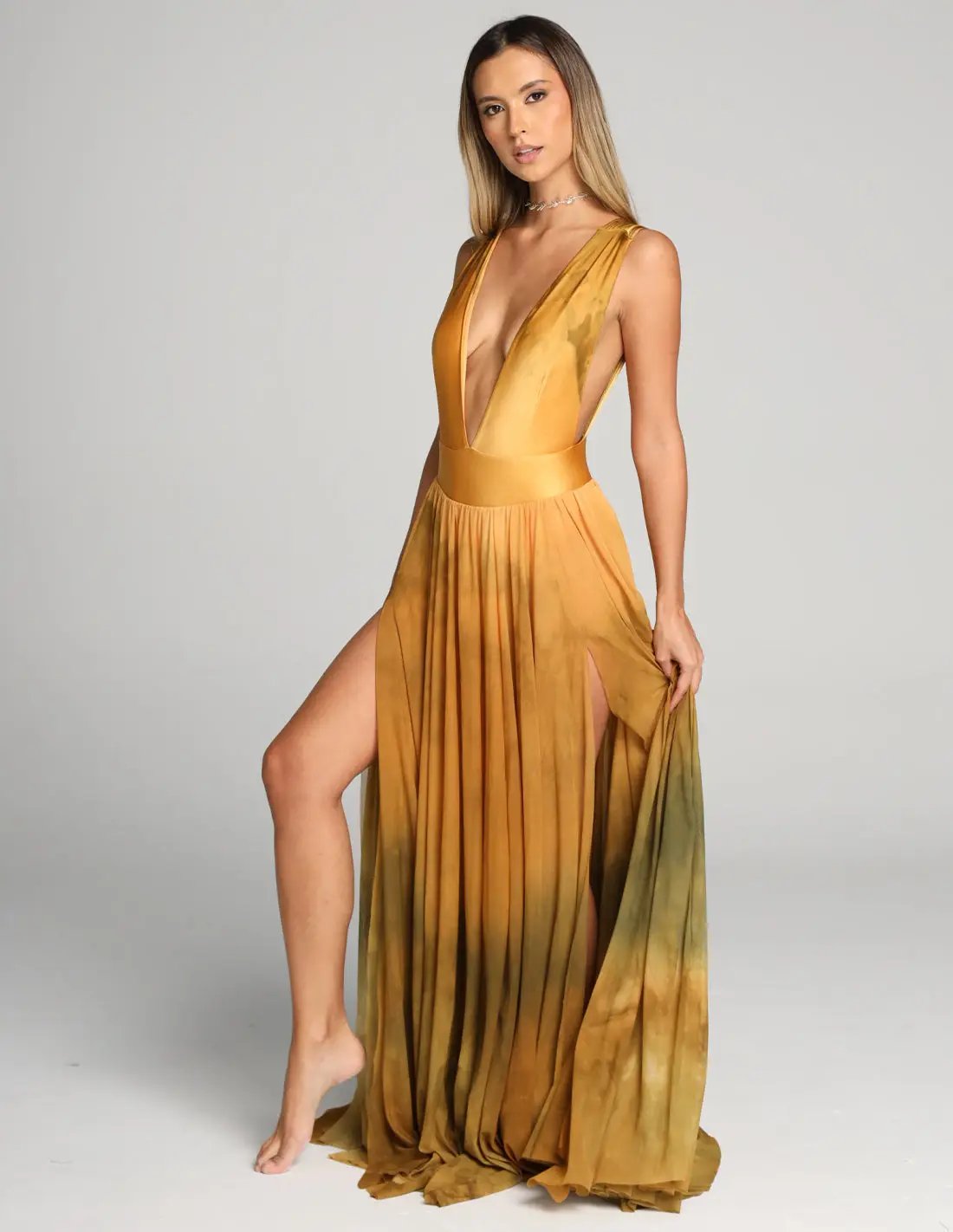 Vestido Equinoccio Gold Mustard. Vestido Color Gold Mustard. Entreaguas