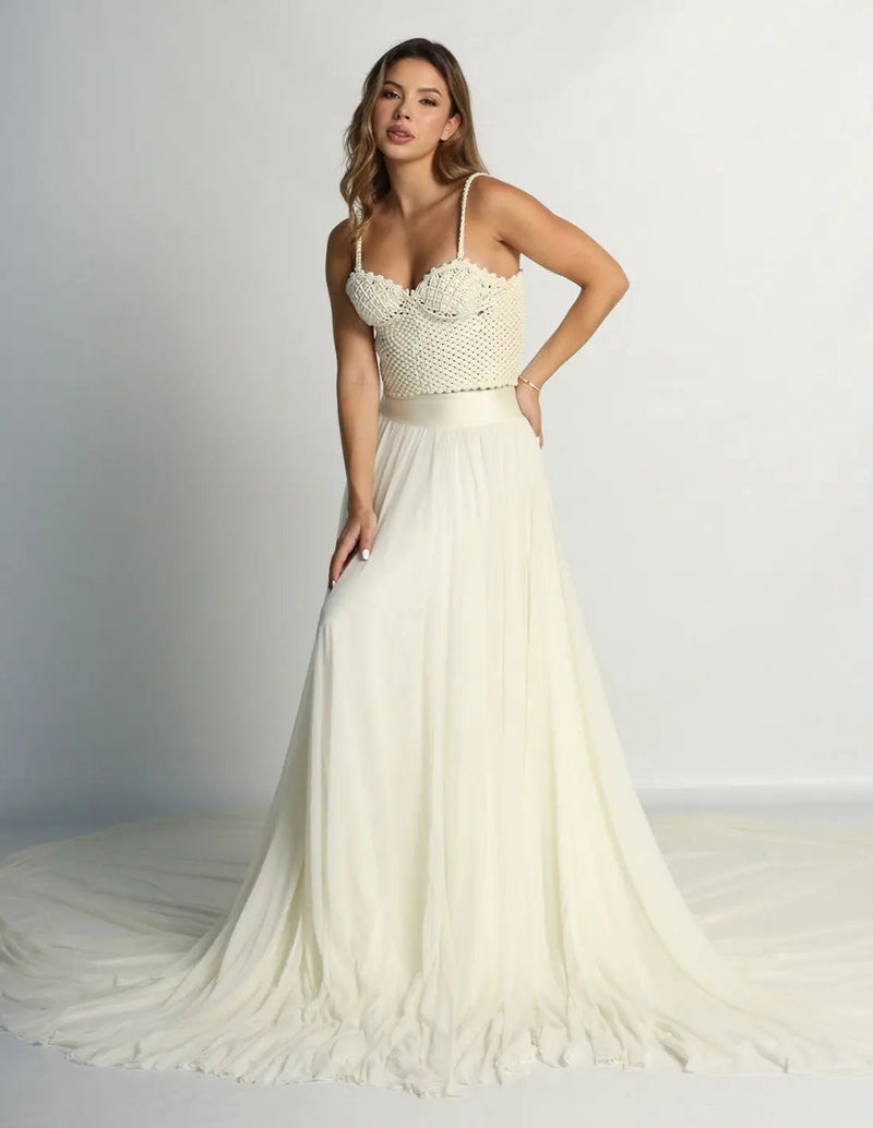 Falda Nadu Con Cola Marfil. Falda Color Marfil. Entreaguas