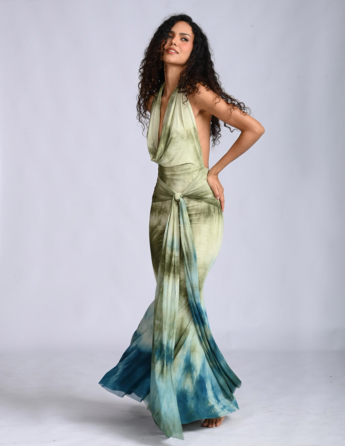 Vestido Elissa Spotted Turf Green + Oil. Vestido Teñido A Mano Color Spotted Turf Green + Oil
