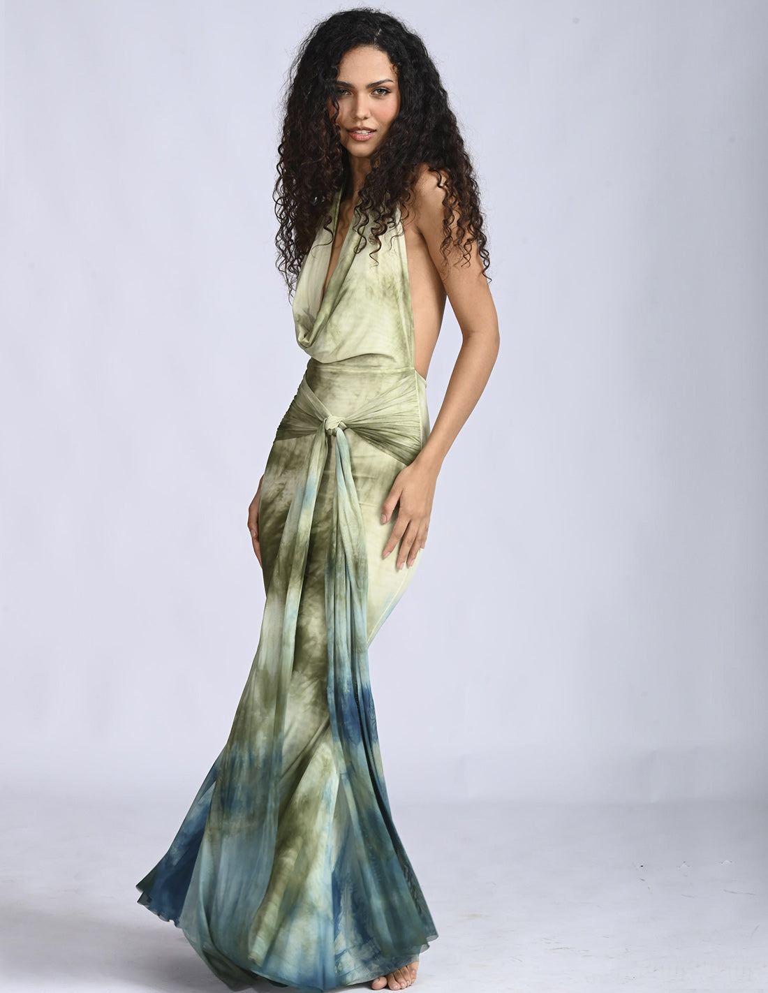 Vestido Elissa Spotted Turf Green + Oil. Vestido Teñido A Mano Color Spotted Turf Green + Oil