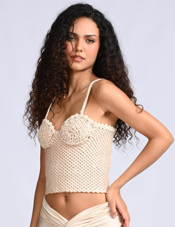 Crop Top Corpiño Sand. Crop Top Con Macramé Y Teñido A Mano Color Sand
