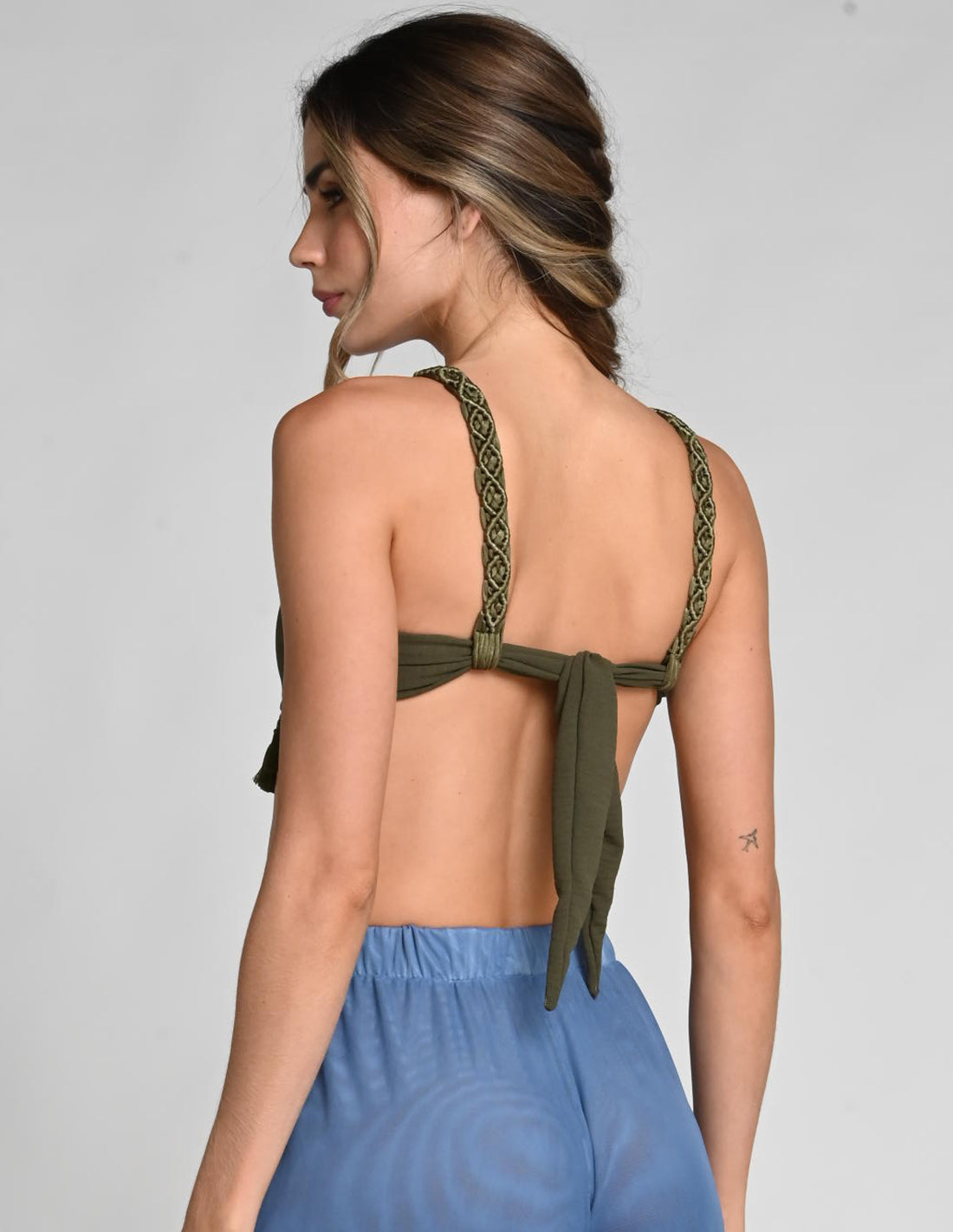 Top Zaia Verde Militar. Bikini Top Color Verde Militar