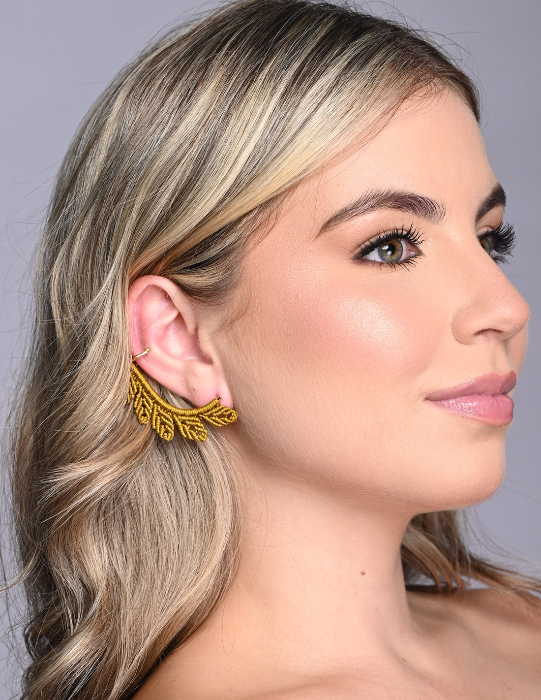 Ear Cuff Regal Dorado