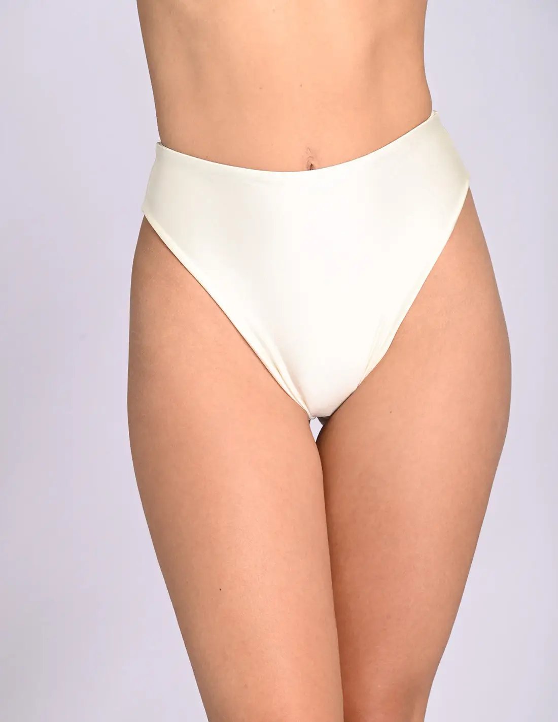 Panty Rise Marfil. Panty De Bikini Color Marfil. Entreaguas