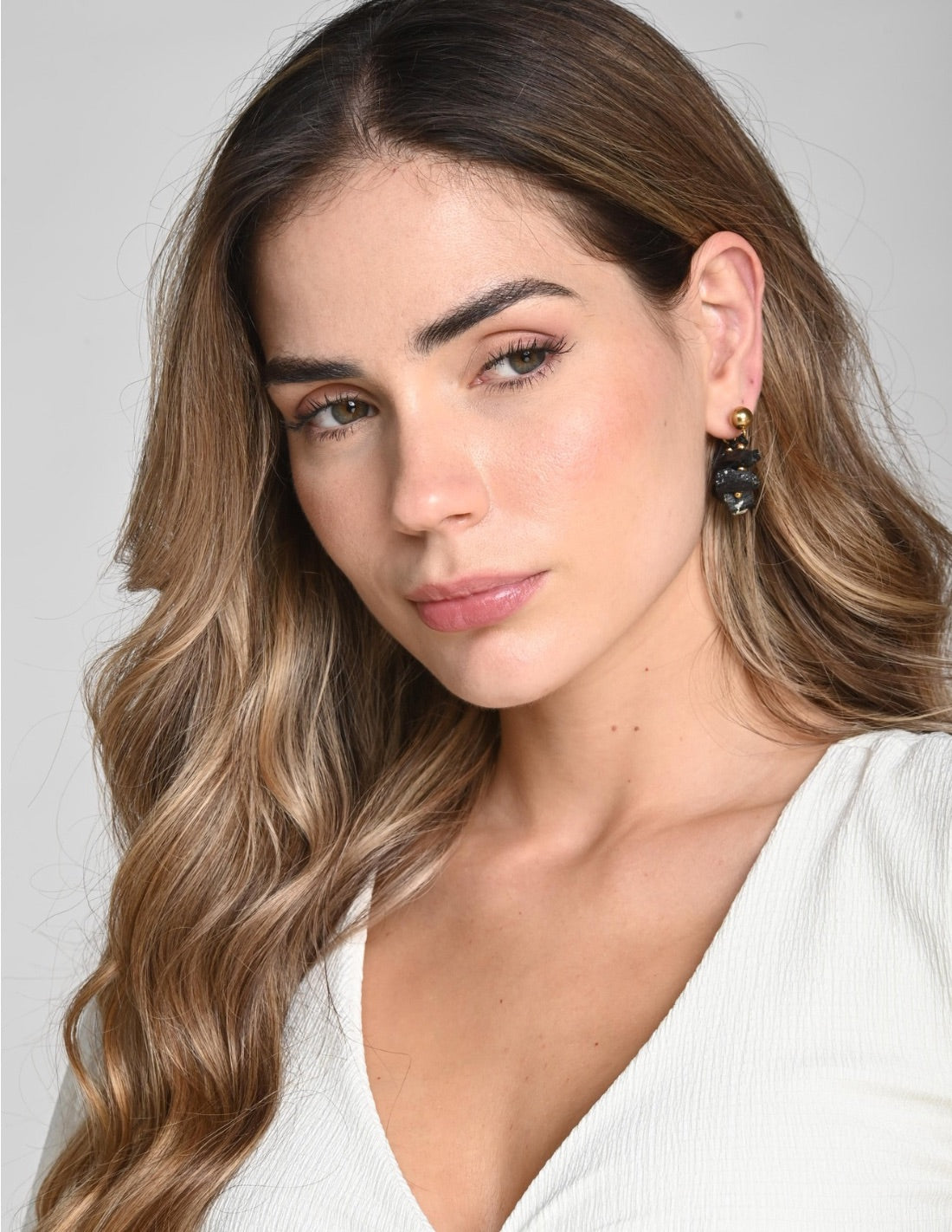 Areta Isara Tourmaline + Black. Areta Color Tourmaline + Black