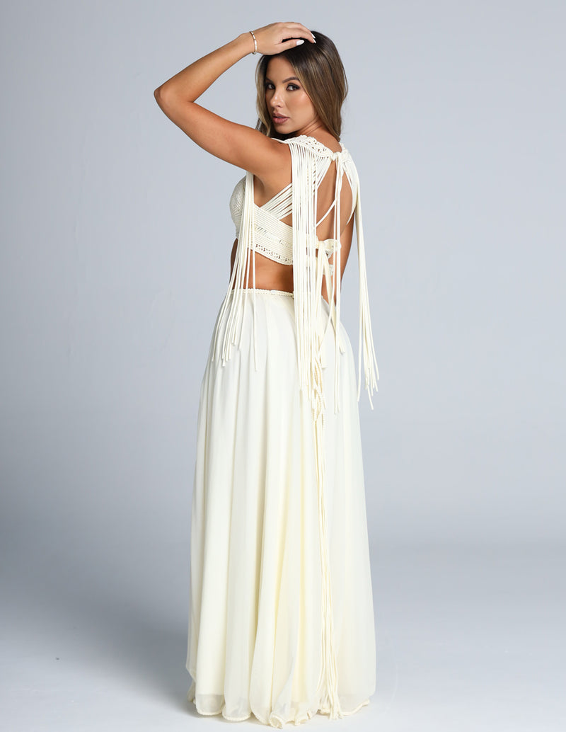 Outfit: Crop Top Warrior & Falda Blooming Marfil