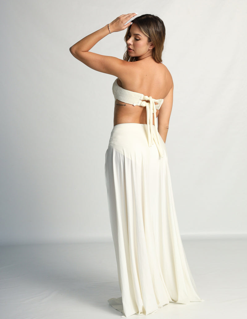 Outfit: Crop Top Pikoe & Falda Meadow Marfil