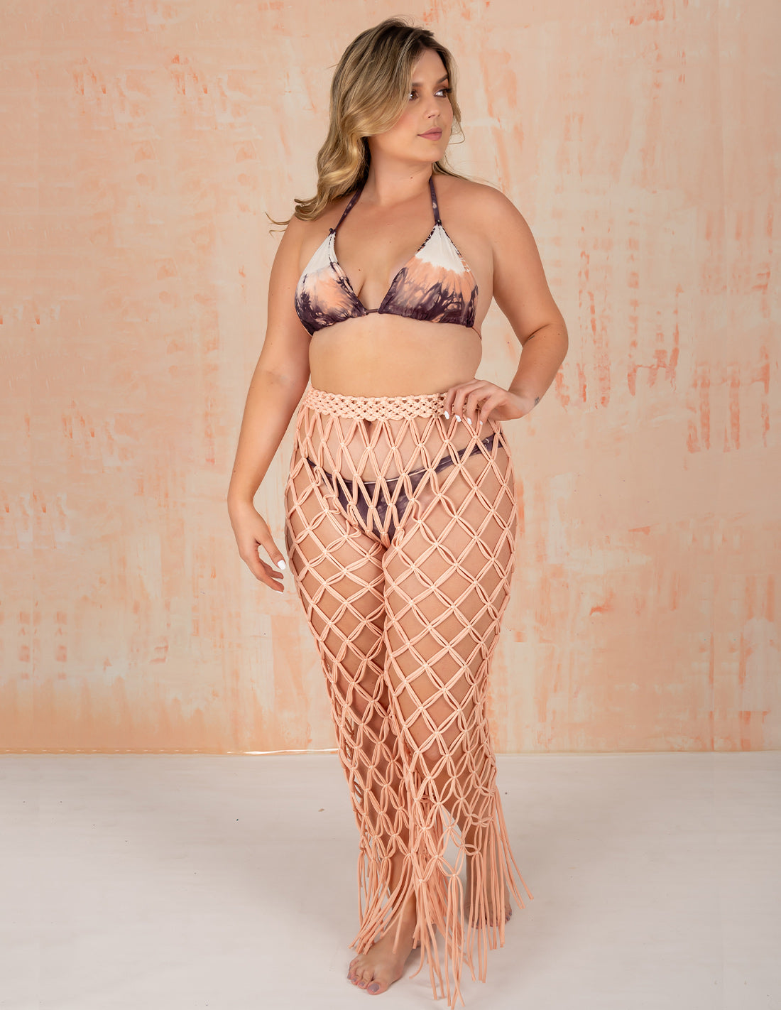 Pantalón Chanclas De Moises Salmon. Pantalón Con Macramé Y Teñido A Mano Color Salmon. Entreaguas