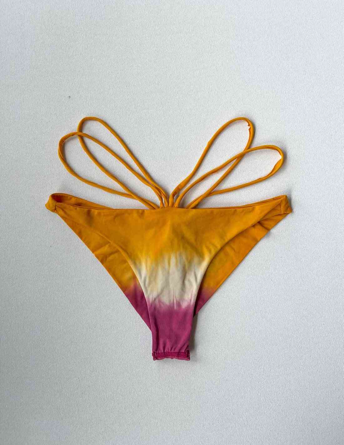 Panty 2 Mostaza. Panty De Bikini Color Mostaza. Entreaguas