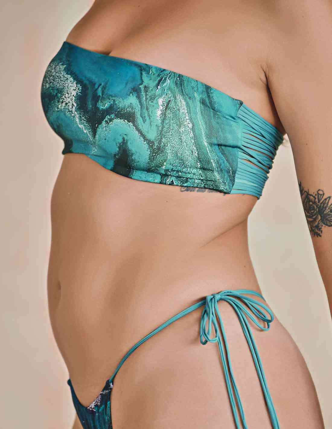 Top Mountain Atacama. Bikini Top Color Atacama. Entreaguas