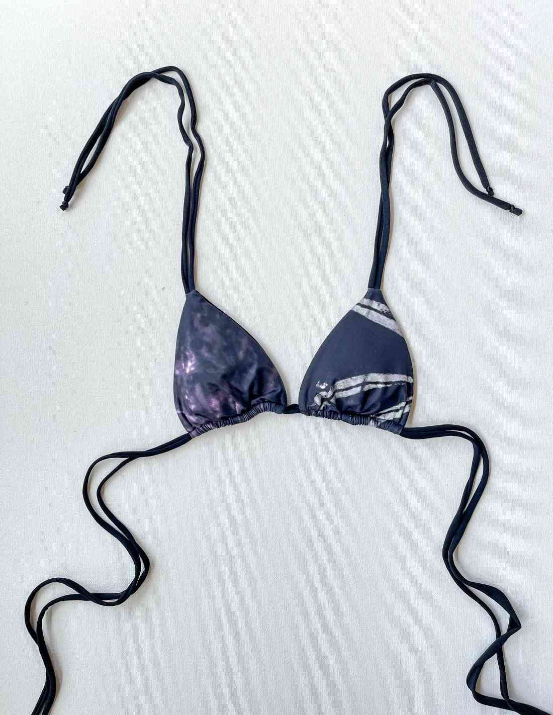 Top Black Palm Trees. Bikini Top Color Black Palm Trees. Entreaguas