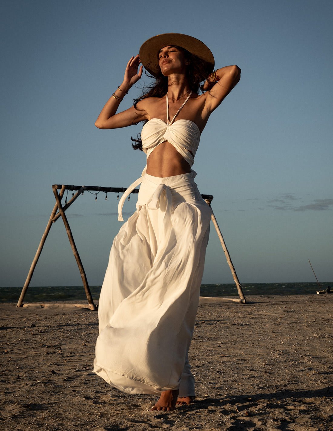 Top Hot Sand Marfil - Entreaguas Wearable Art