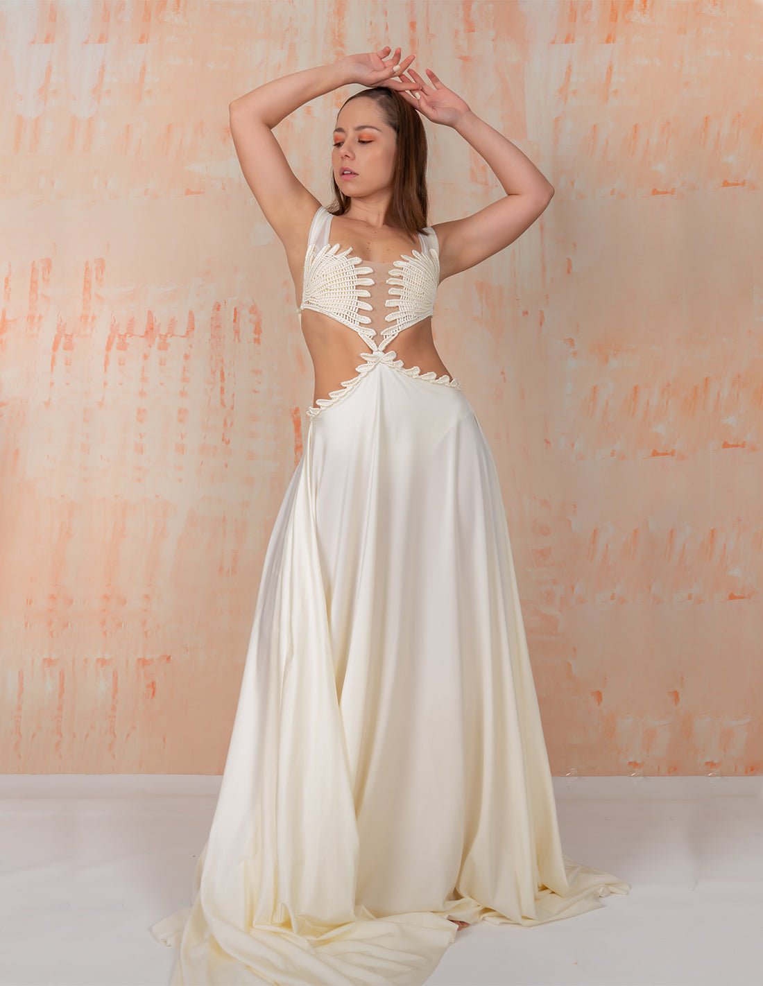 Vestido Peacock Marfil - Entreaguas Wearable Art